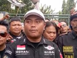 Ribuan anggota Ormas Gibas Resort Kabupaten Bekasi geruduk Kantor Pemerintahan Daerah Kabupaten Bekasi