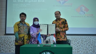Membangun Kesadaran Politik Pemuda, Fikom Unisba Menyelenggarakan Studium General Komunikasi Politik Pemuda di Era Digital