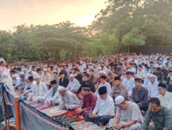 Pemdes Wangunharja Mengelar Shalat Idul Adha 1444 H Di Halaman Kantor Desa.