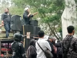 Kesal Pribumi Sulit Cari kerja ,Berkumpul & Orasi Depan Kantor Bupati Bekasi