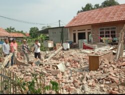 Akibat Kondisi Bangunan Sudah Lapuk, Rumah BP Slamet, Ambruk.